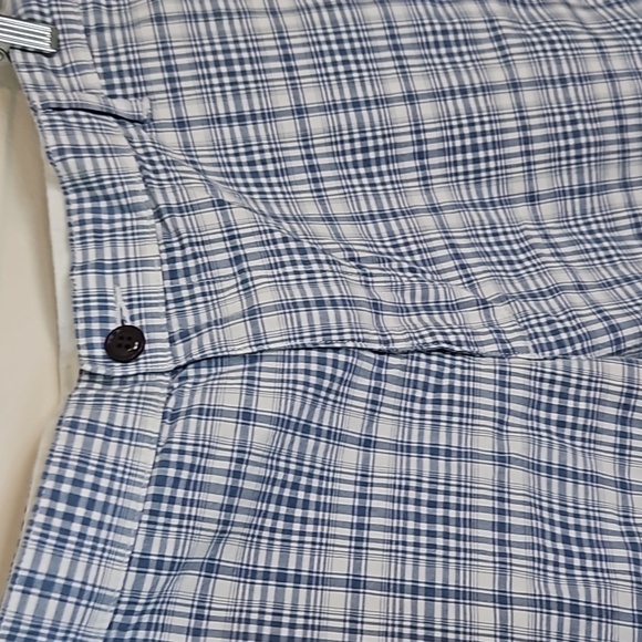 Dockers Mens Blue White Checkered Casual Shorts Size 40 - Picture 3 of 9